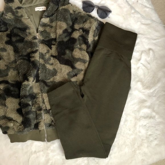 3/$25 Seamless Fleece Lined Leggings - Picture 1 of 5